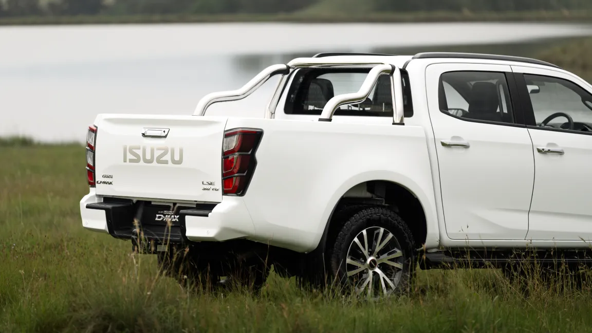 double_cab_forest_03